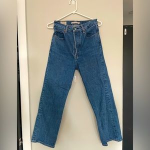 Levi’s Ribcage Straight Ankle Jeans